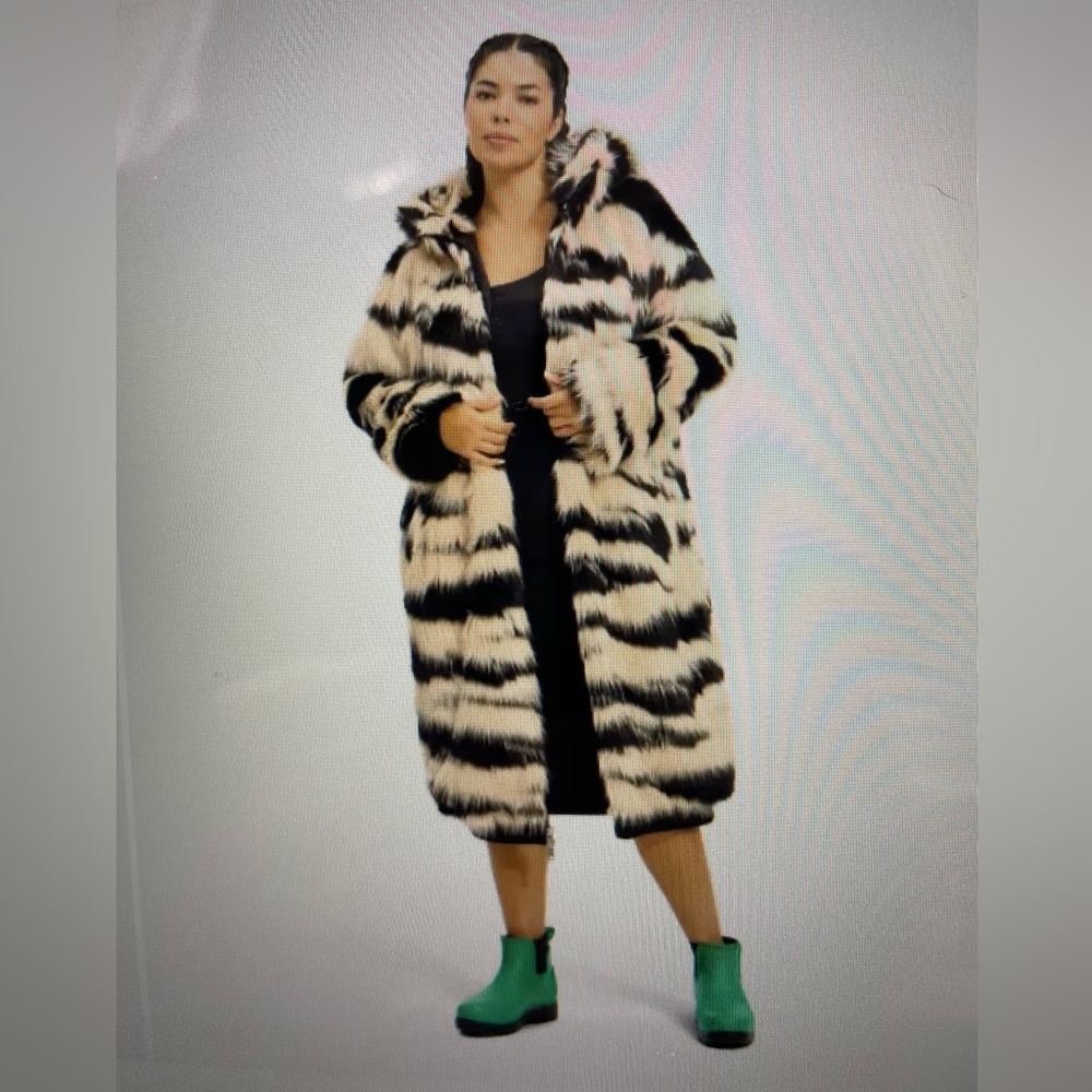 UGG Women's Koko Oversized Faux Fur Coat NWT